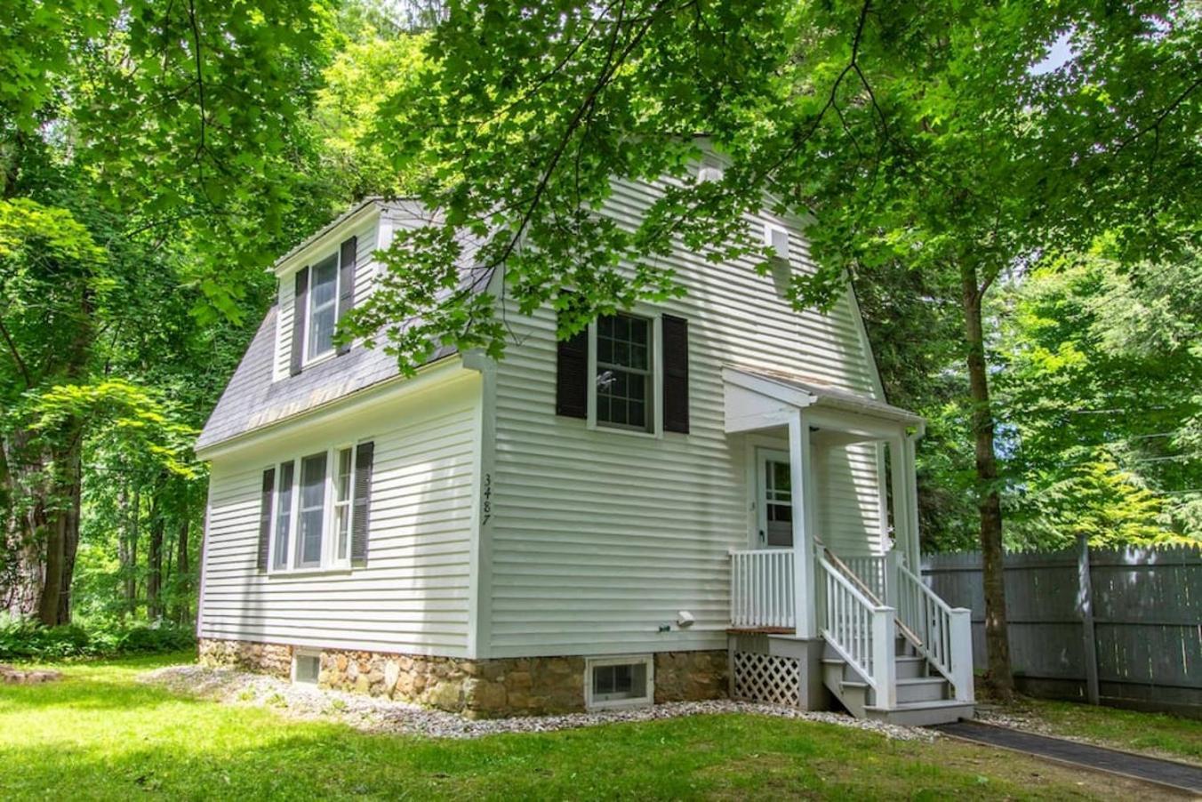 Quintessential Vt Cottage In Manchester Village ภายนอก รูปภาพ